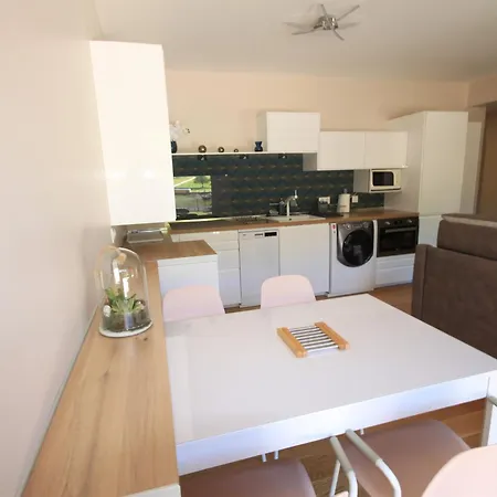 Appartamento Avec Grande Terrasse Ensoleillée, Proche Thermes Et - Fr-1-858-22